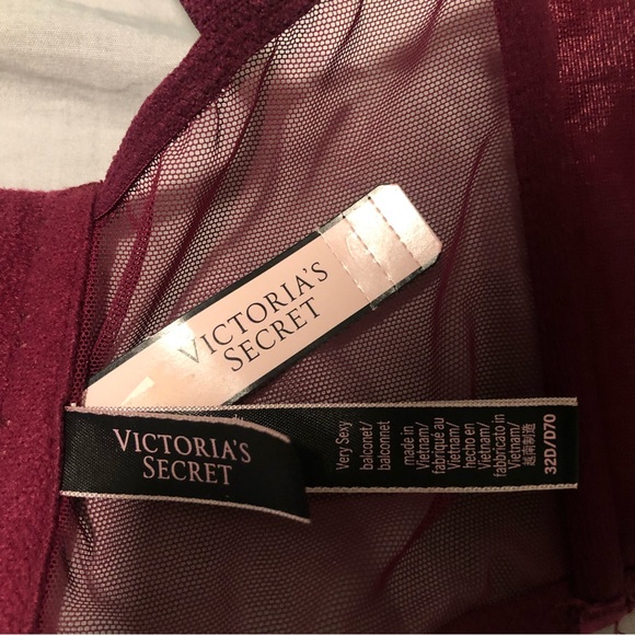 (194) Victoria’s Secret Velvet Bustier Bra - Picture 8 of 8